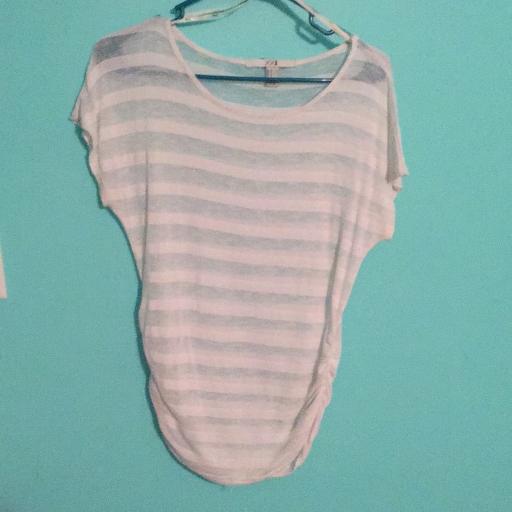 Forever 21 T-Shirt
